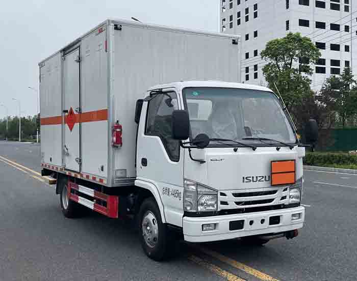 百捷牌QYY5045XRQQL6易燃?xì)怏w廂式運(yùn)輸車