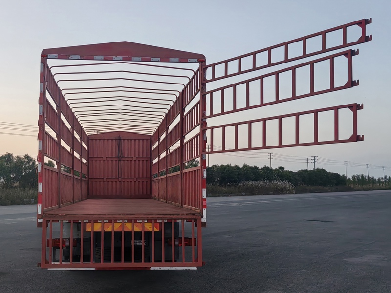 豪沃牌ZZ5257CCQN54CKF1畜禽運輸車公告圖片