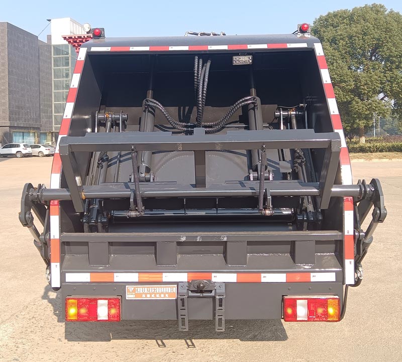 天云牌GTY5090ZYS6壓縮式垃圾車公告圖片