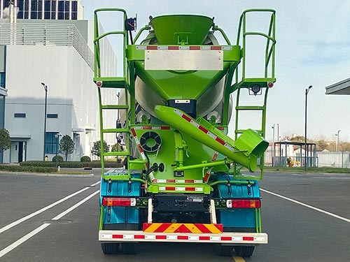 歐曼牌BJ5311GJBY6GRS-09混凝土攪拌運(yùn)輸車(chē)公告圖片