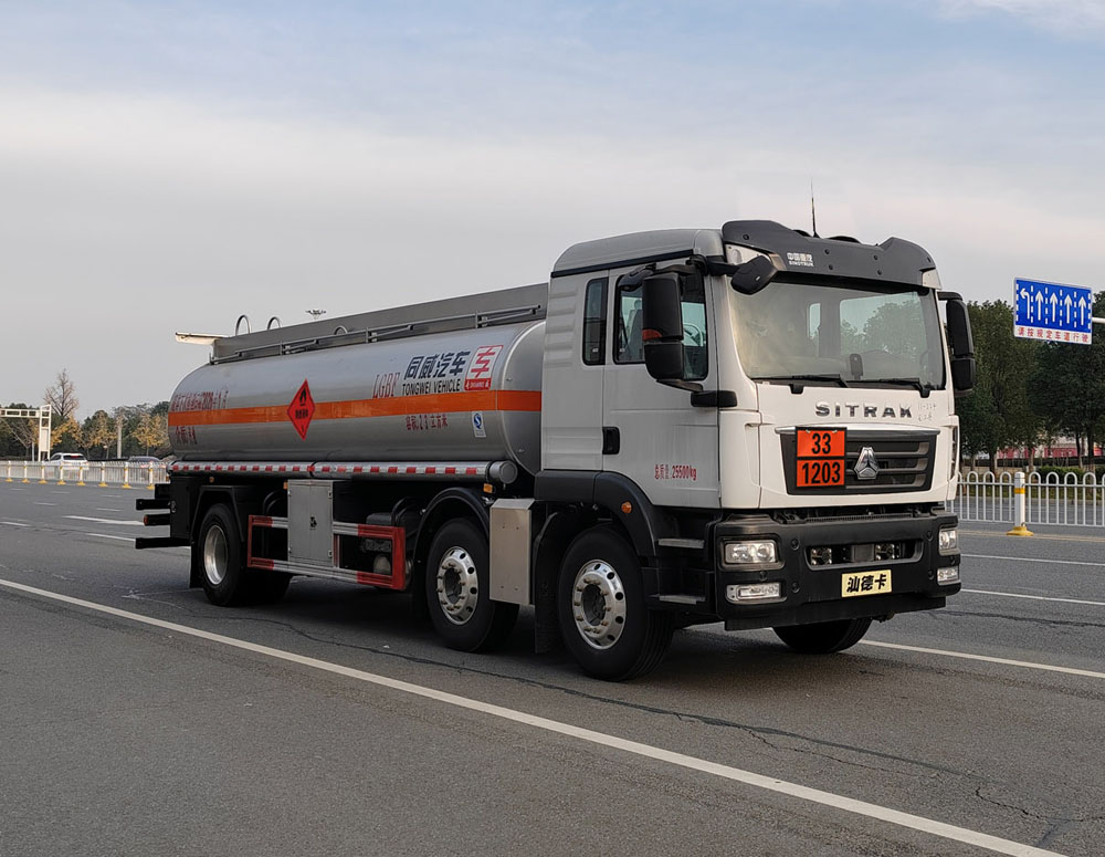 專(zhuān)威牌HTW5266GYYZKQ6運(yùn)油車(chē)