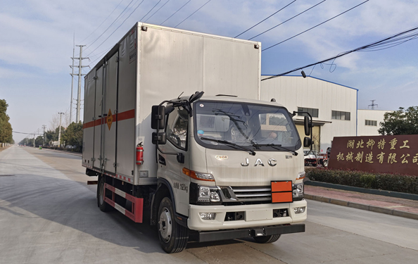 百捷牌QYY5120XQYHFC6爆破器材運(yùn)輸車