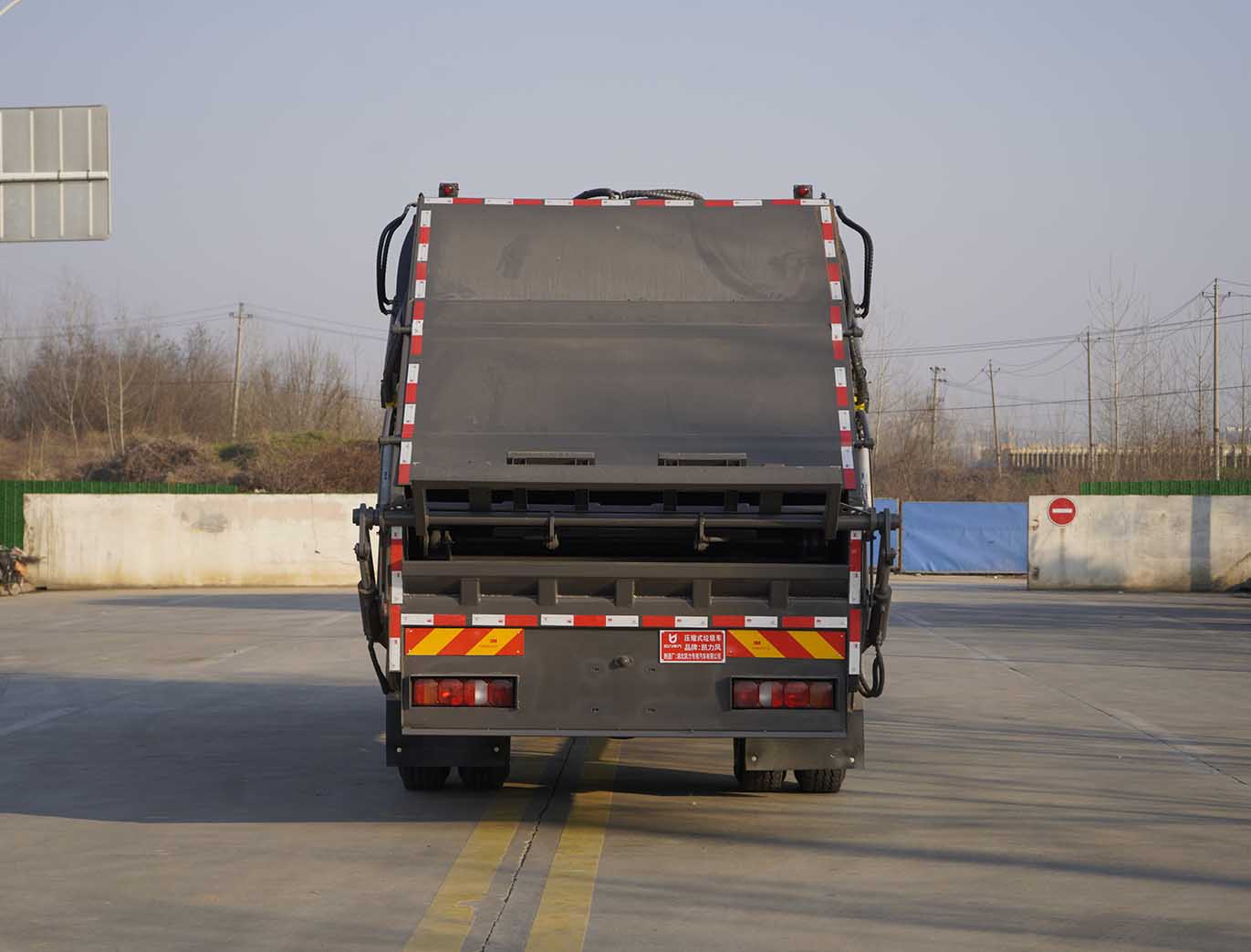 凱力風(fēng)牌KLF5183ZYSZ6壓縮式垃圾車公告圖片