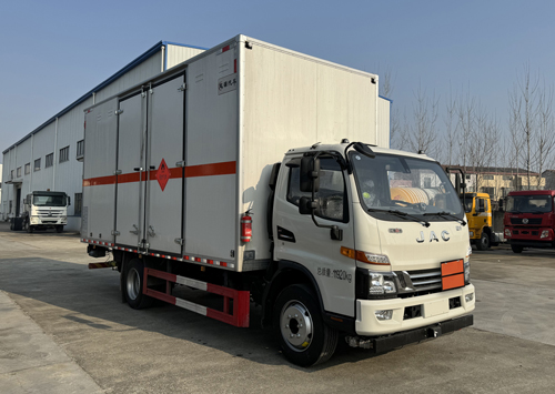 百捷牌QYY5120XRQHFC6易燃?xì)怏w廂式運(yùn)輸車