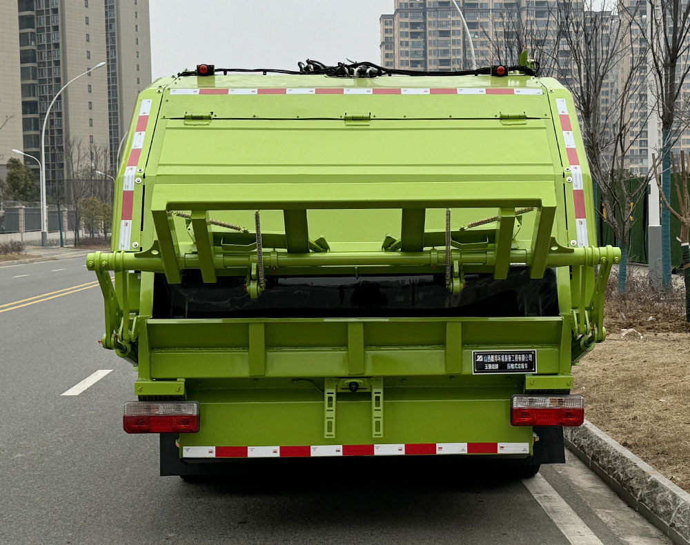 玉驍瓏牌YBH5121ZYSE6壓縮式垃圾車(chē)公告圖片