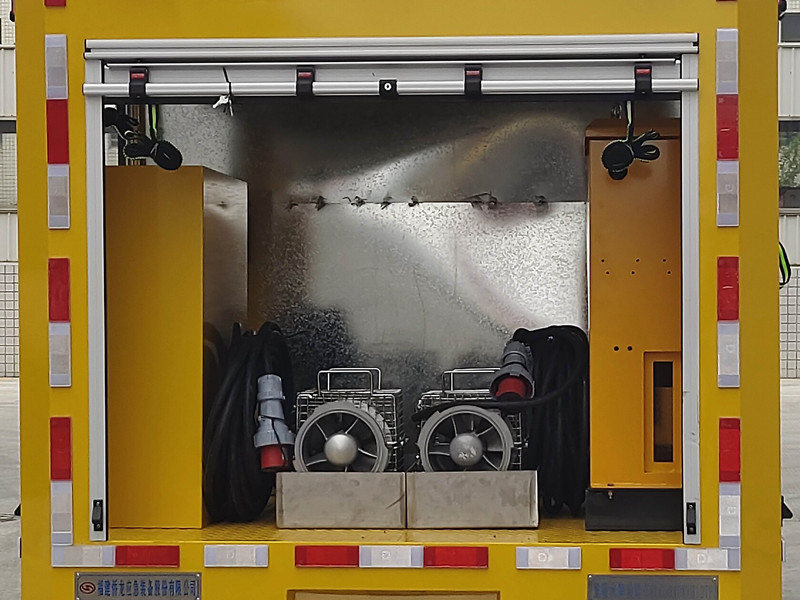 龍吸水牌FLG5040XXH127F救險車公告圖片