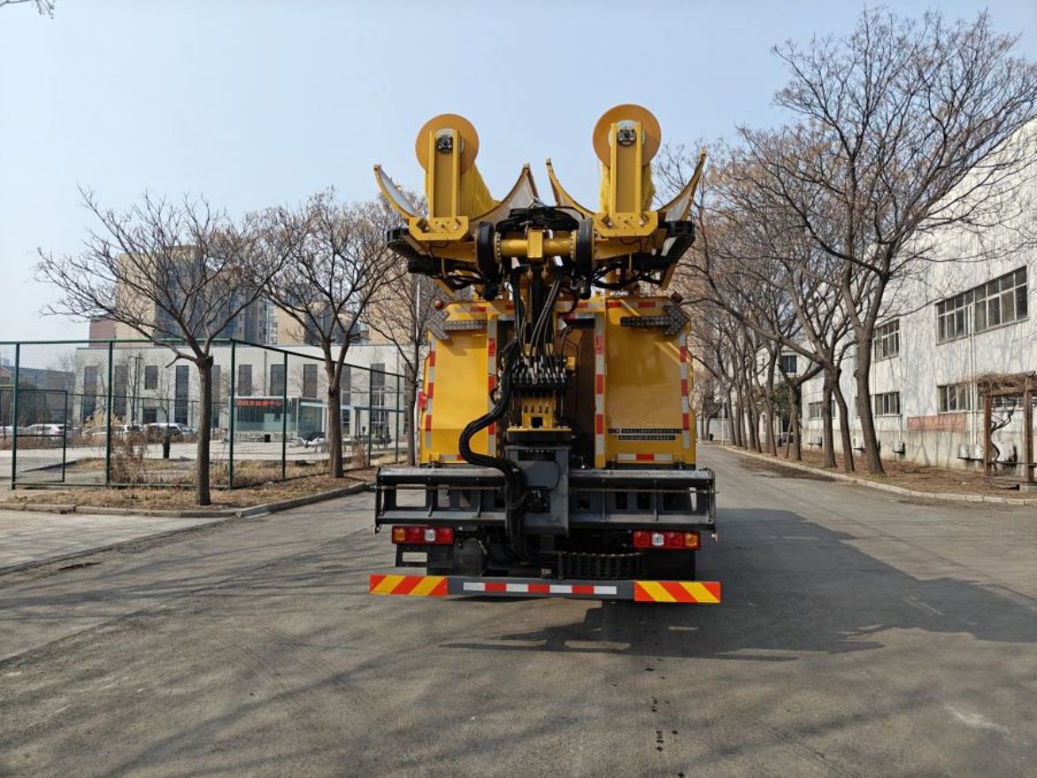 圣工牌HGY5188TXQBEV純電動(dòng)墻面清洗車公告圖片