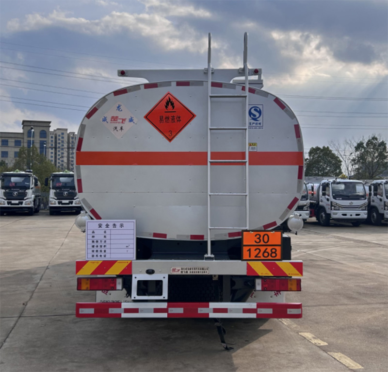 楚飛牌CLQ5321GRY6E易燃液體罐式運(yùn)輸車公告圖片