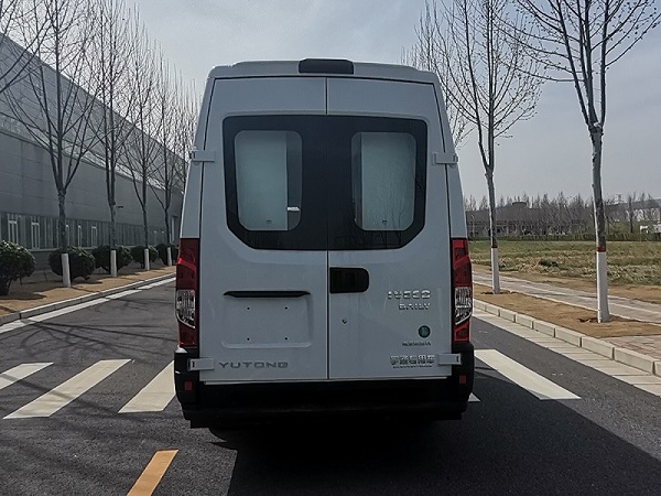 宇通牌ZK5043XYBD62運(yùn)兵車(chē)公告圖片