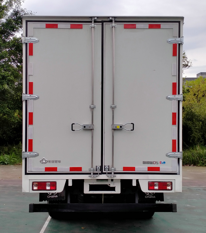 長(zhǎng)安牌CKS5040XXYD5BD62BEV純電動(dòng)廂式運(yùn)輸車公告圖片