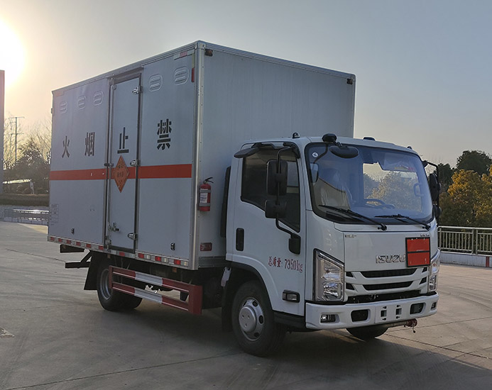 程力牌CL5071XQY6BXW爆破器材運(yùn)輸車