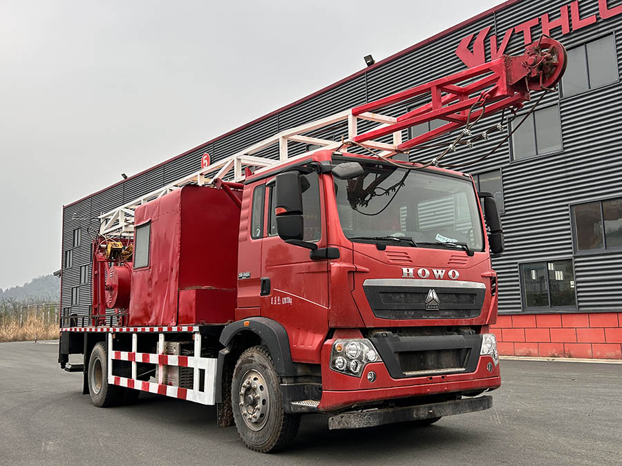 平杰牌HPJ5170TCY采油車