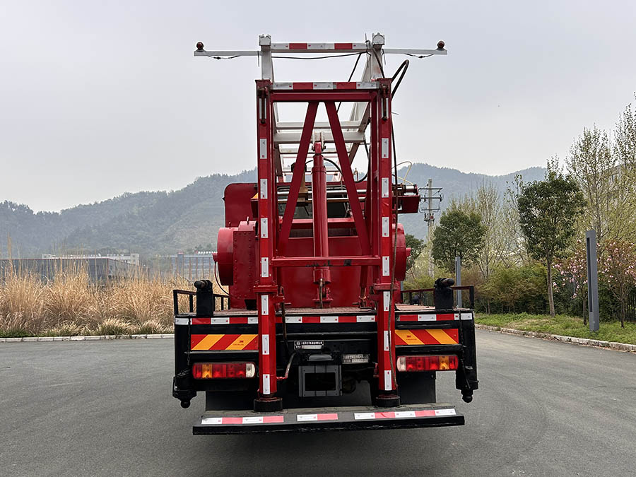 平杰牌HPJ5170TCY采油車公告圖片