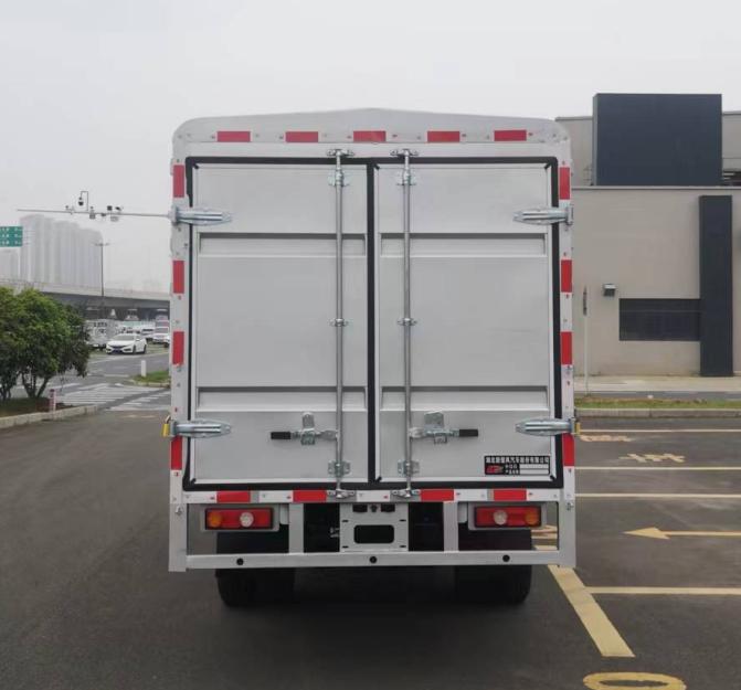 楚風(fēng)牌HQG5031CCYEVT32純電動倉柵式運(yùn)輸車公告圖片