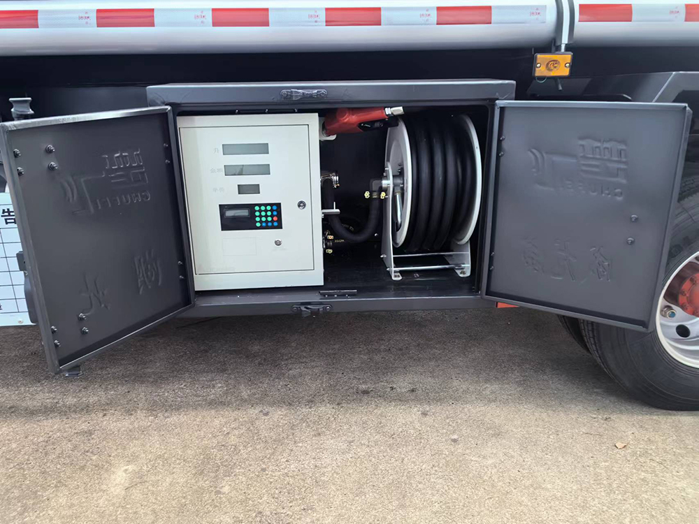 楚飛牌CLQ5091GJY6EQ加油車公告圖片