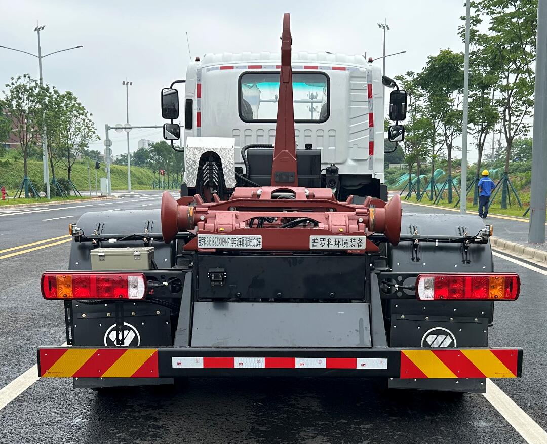 普羅科牌BJ5182ZXXEV-P1純電動車廂可卸式垃圾車公告圖片