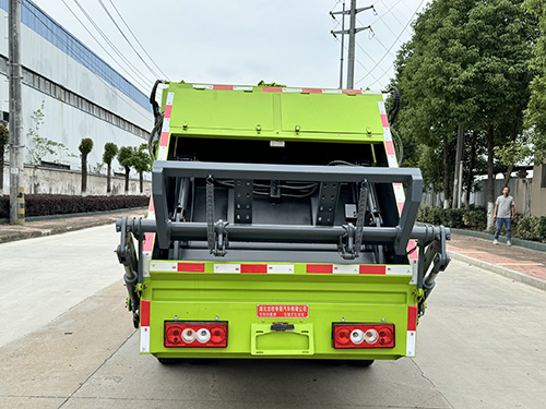 龍牧雙星牌LMX5041ZYSBJ6ZS壓縮式垃圾車公告圖片