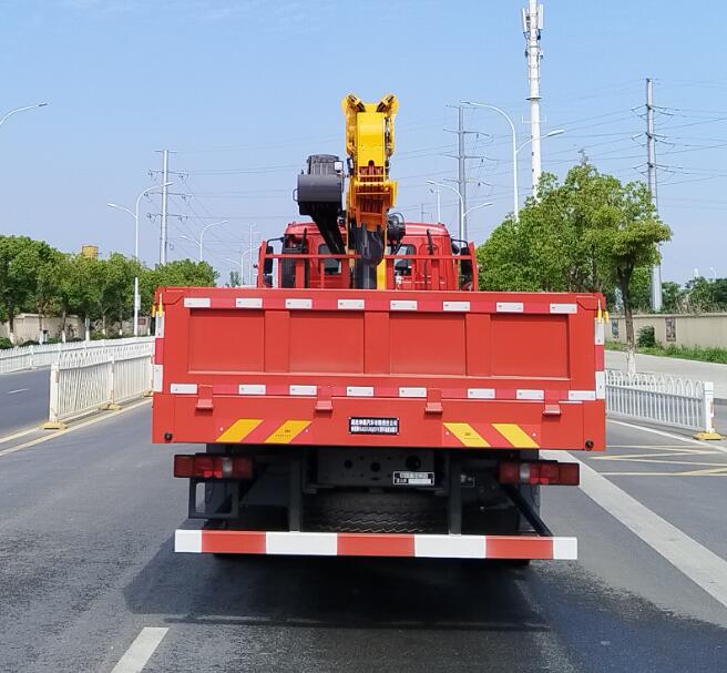 神鷹牌YG5257JSQZZVC隨車(chē)起重運(yùn)輸車(chē)公告圖片