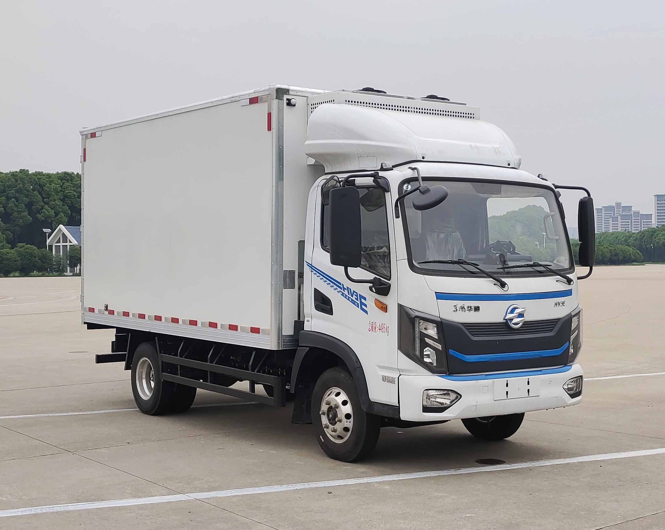 英創(chuàng)斐得牌DCA5040XCQY081BEV純電動雛禽運輸車