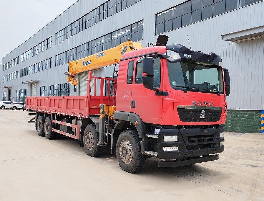 神鷹牌YG5317JSQZZGFC隨車(chē)起重運(yùn)輸車(chē)