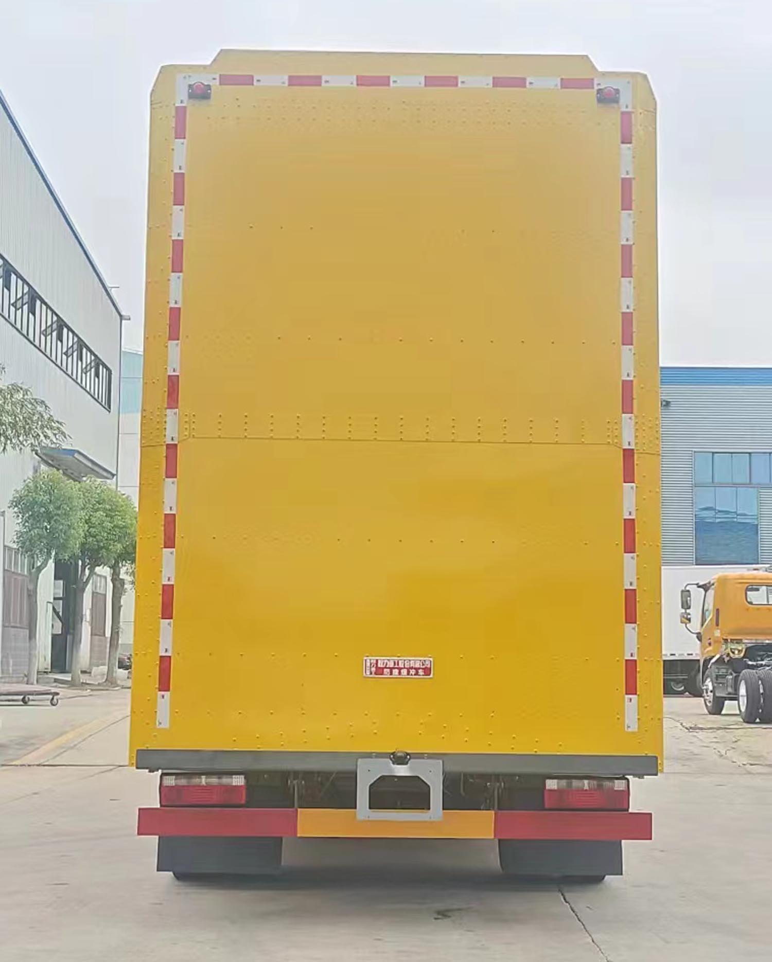 程力重工牌CLH5110TFZAHA防撞緩沖車公告圖片