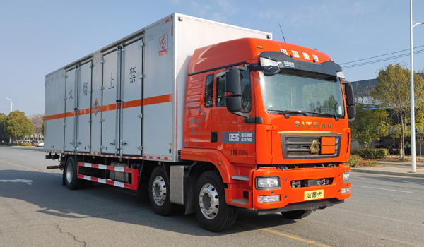 專力牌ZLC5266XRGZ6易燃固體廂式運輸車