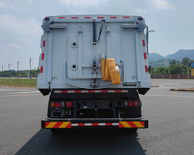 中植汽車牌CDL5180TXSZZBEV純電動(dòng)洗掃車公告圖片