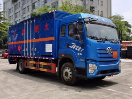 永强牌YQ5180XRQQ2易燃气体厢式运输车