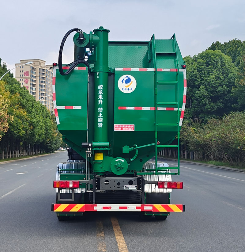 散裝飼料運(yùn)輸車圖片