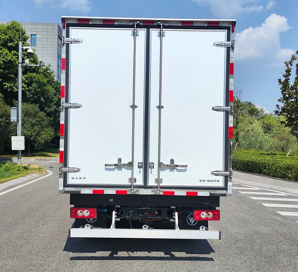 福田牌BJ5045XLCEV13純電動(dòng)冷藏車公告圖片