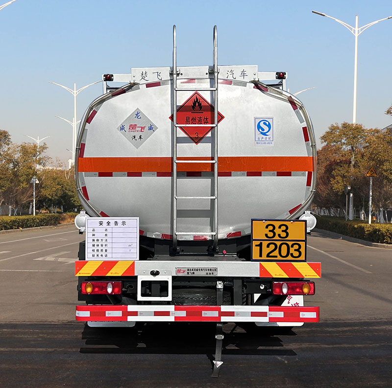 楚飛牌CLQ5261GYY6DJ運(yùn)油車公告圖片