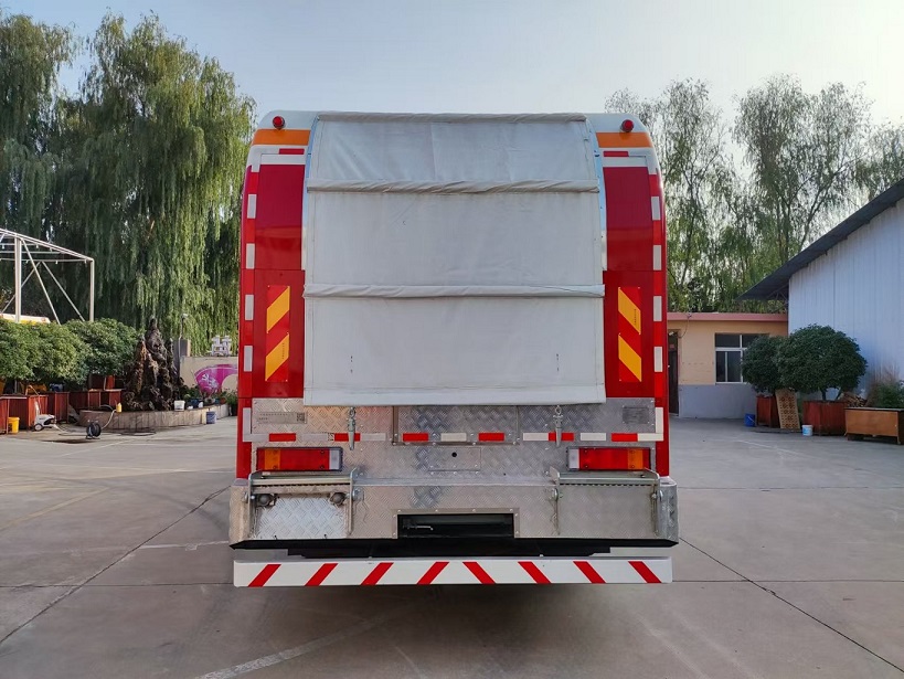 測(cè)井車圖片