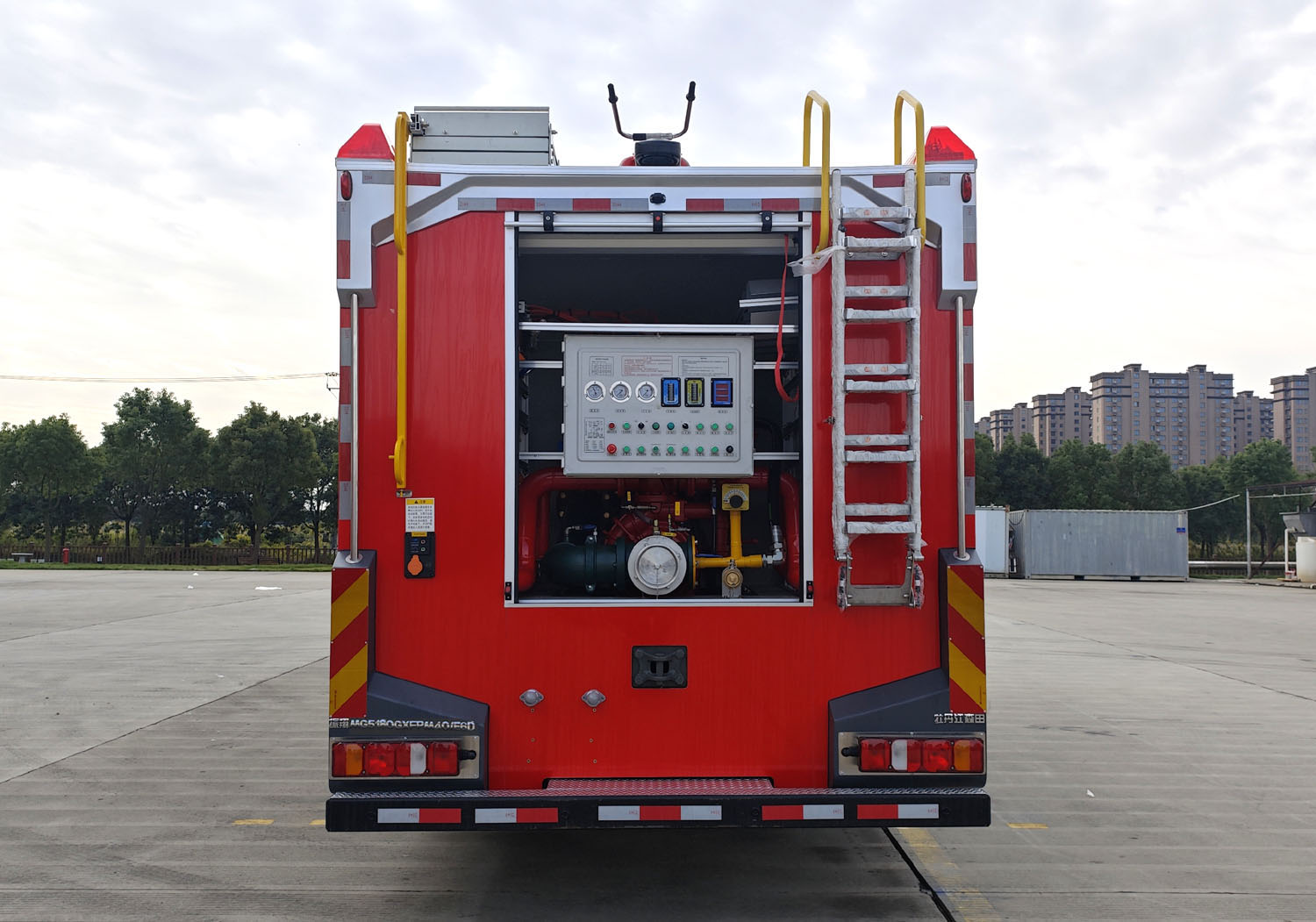 振翔牌MG5180GXFPM40/E6D泡沫消防車(chē)公告圖片