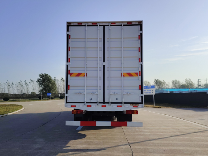 遠(yuǎn)程牌HN5180XXYH32G1SHEVY甲醇插電式增程混合動力廂式運輸車公告圖片