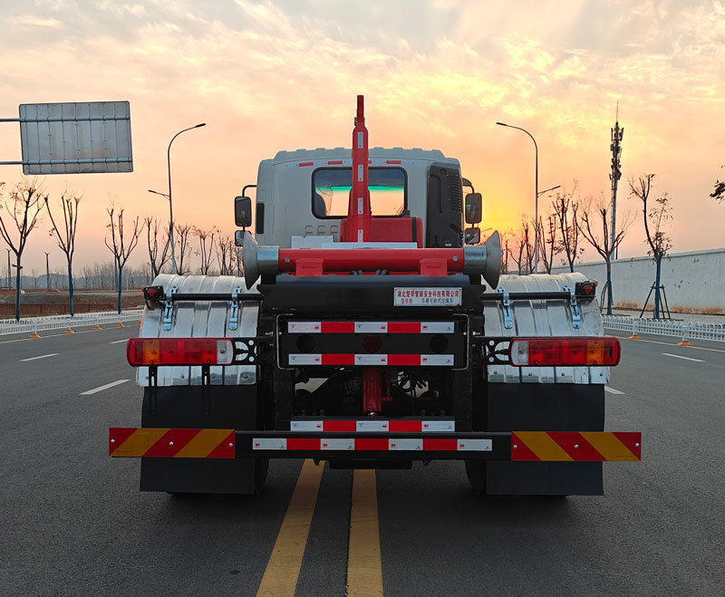 楚帝牌DCD5180ZXXBJ6車廂可卸式垃圾車公告圖片