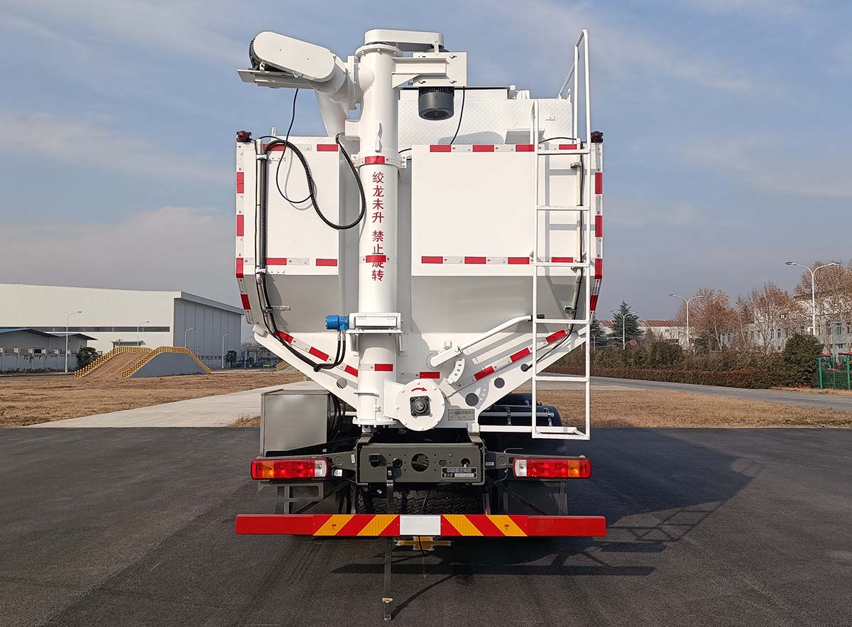 牧安達牌SDM5313ZSLZQBEV純電動散裝飼料運輸車公告圖片