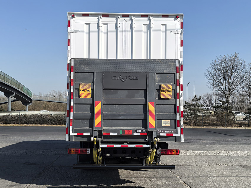 解放牌CA5181XXYP62K1L5A8E6廂式貨車公告圖片