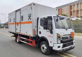 爆破器材运输车