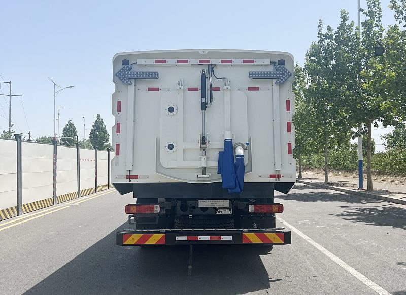 綠葉牌JYJ5187TXSBEV純電動(dòng)洗掃車公告圖片