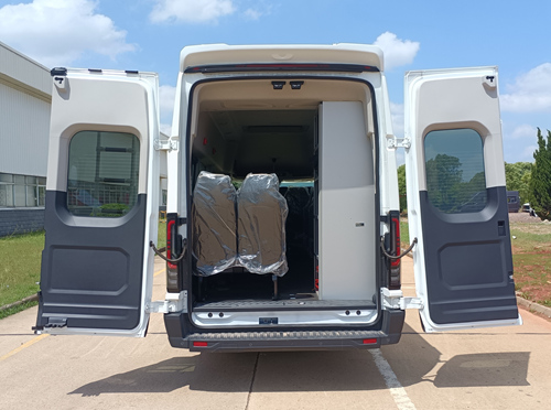 江改牌JX5055XYBML26-W運(yùn)兵車公告圖片