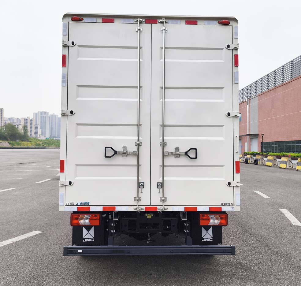 江鈴牌JX5049XXYTHB2BEV純電動(dòng)廂式貨車公告圖片