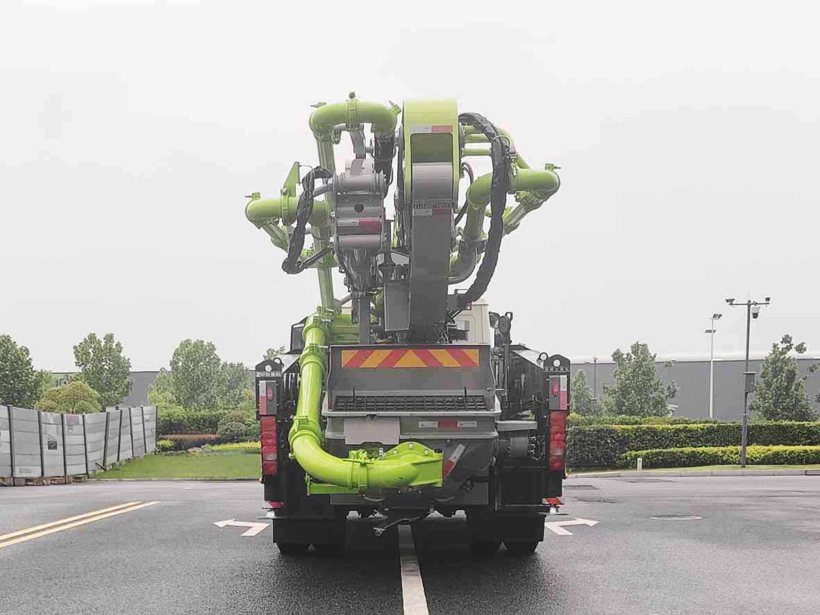 中聯(lián)牌ZLJ5200THBHF混凝土泵車公告圖片