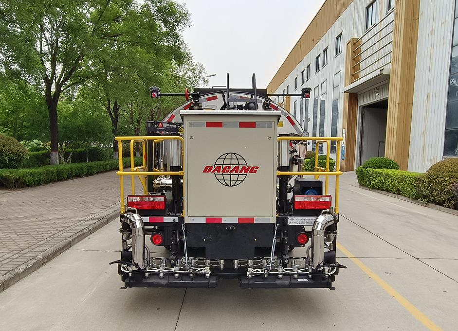 達剛牌DGL5123GLQ-066B瀝青灑布車公告圖片