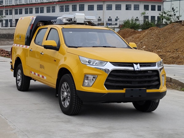 龍吸水牌FLG5030TPS140Q大流量排水搶險車