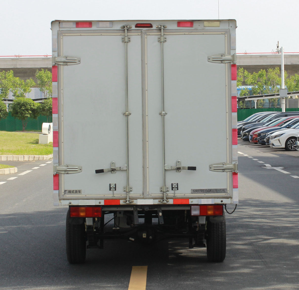 東風(fēng)牌EQ5022XXYVQFAC廂式貨車公告圖片