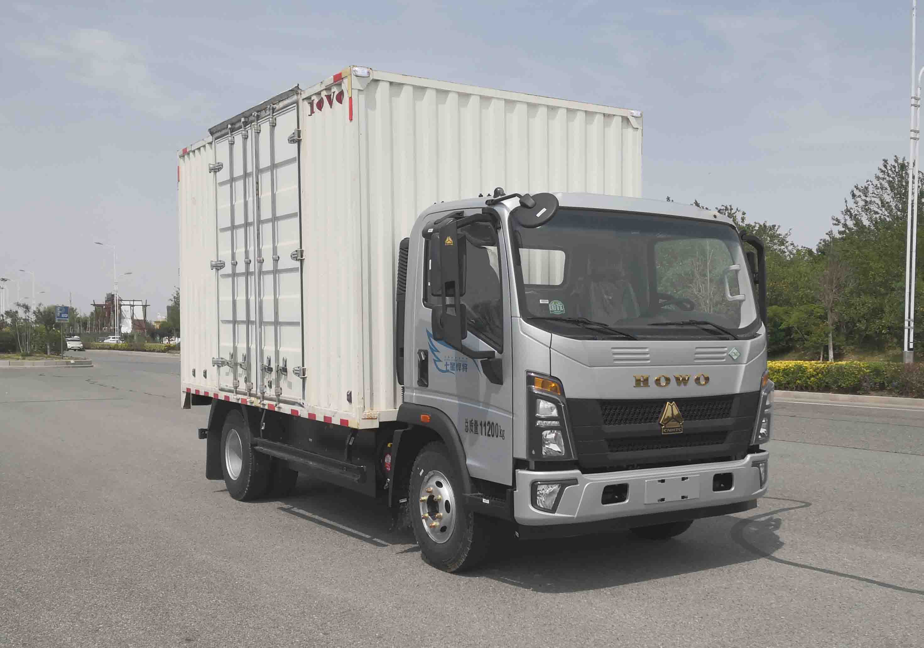 ZZ5117XXYF3515F1CL型廂式貨車圖片