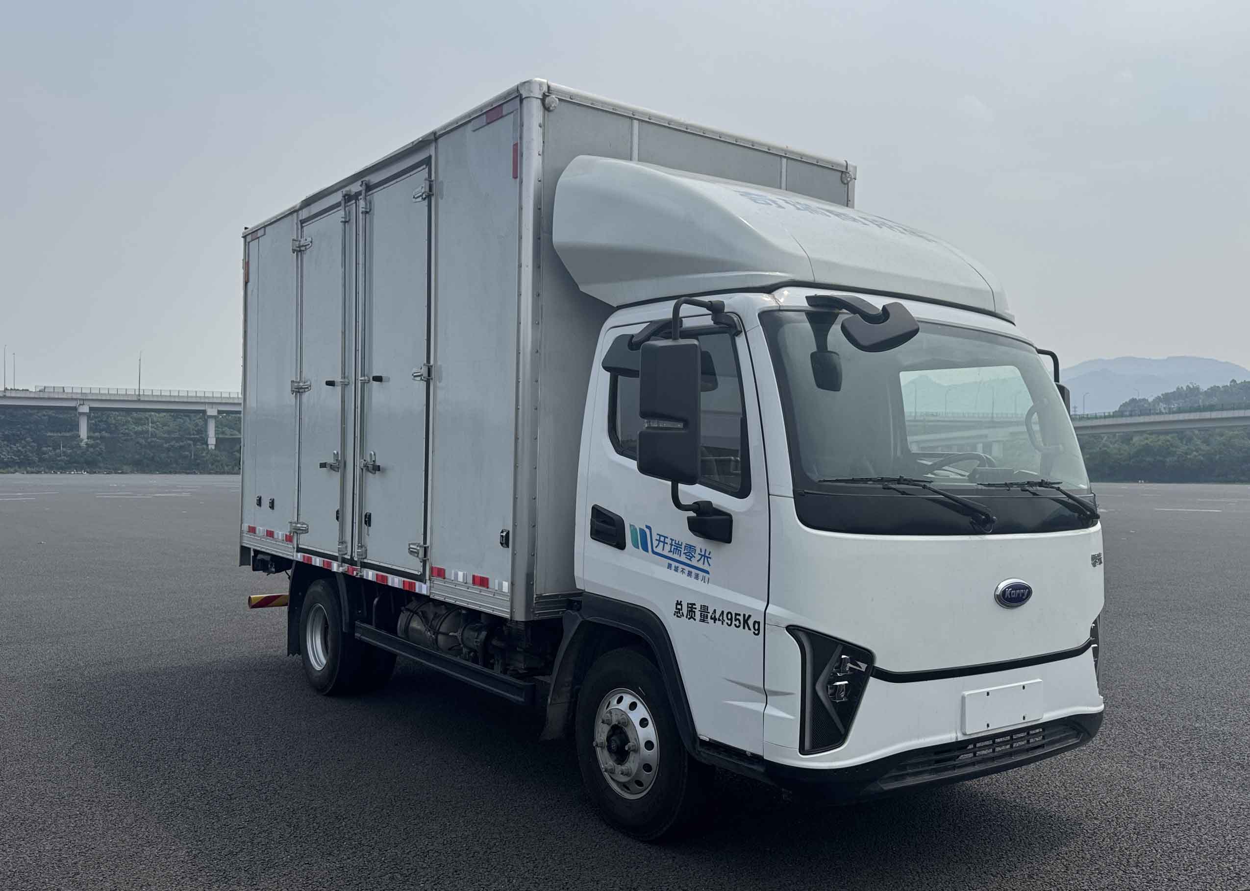 開瑞牌SQR5043XXYBEVH751純電動(dòng)廂式貨車
