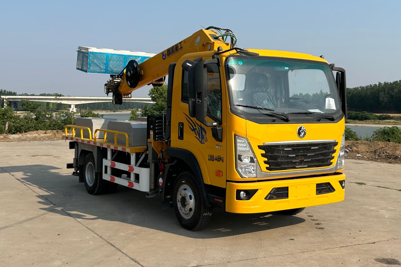 鑫國華牌XGZ5042XJXCD6抽油機(jī)檢修車