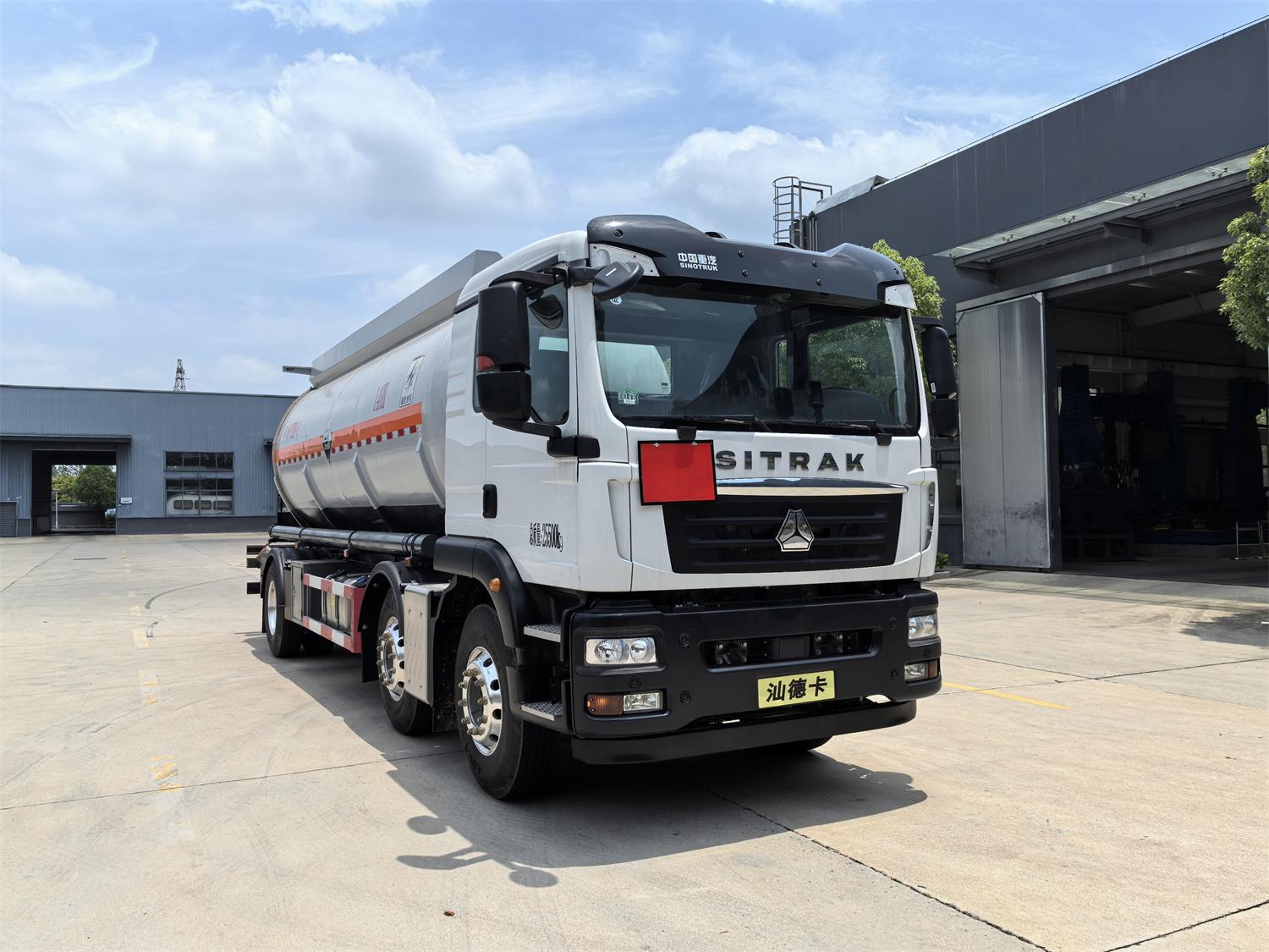 齊星牌QXC5263GFWZ6腐蝕性物品罐式運(yùn)輸車