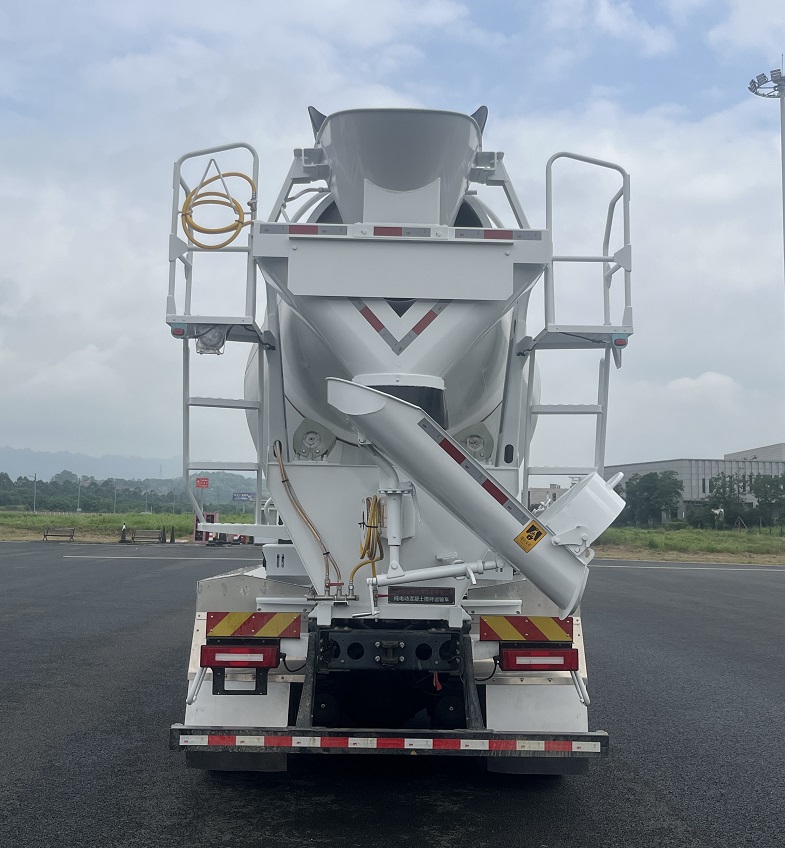 比亞迪牌BYD5310GJBBEV8純電動(dòng)混凝土攪拌運(yùn)輸車(chē)公告圖片